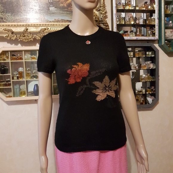 Chanel brooch sweater Paris-Moscow collection - Picture 6 of 16